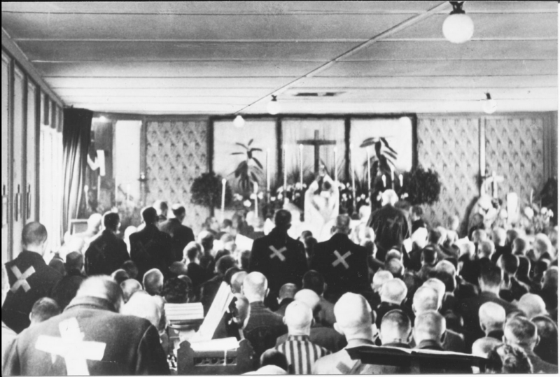 Messe in der KZ Kapelle 1944