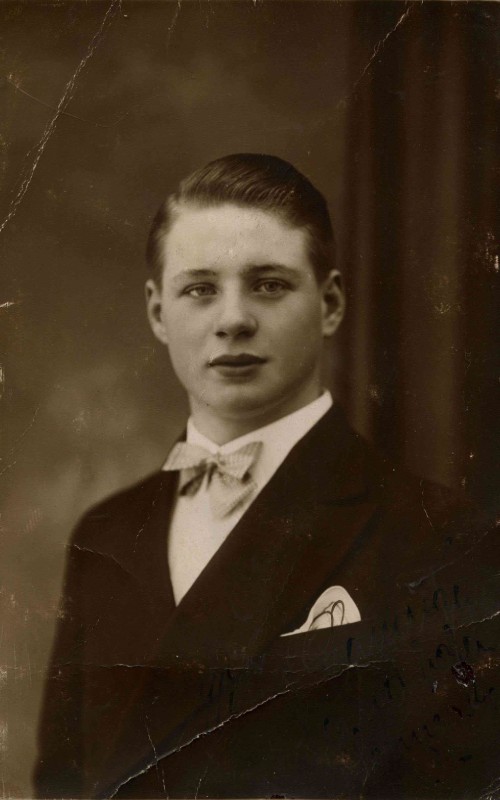 Porträtfoto von Walter Samstag um 1928 mit 15 Jahren.